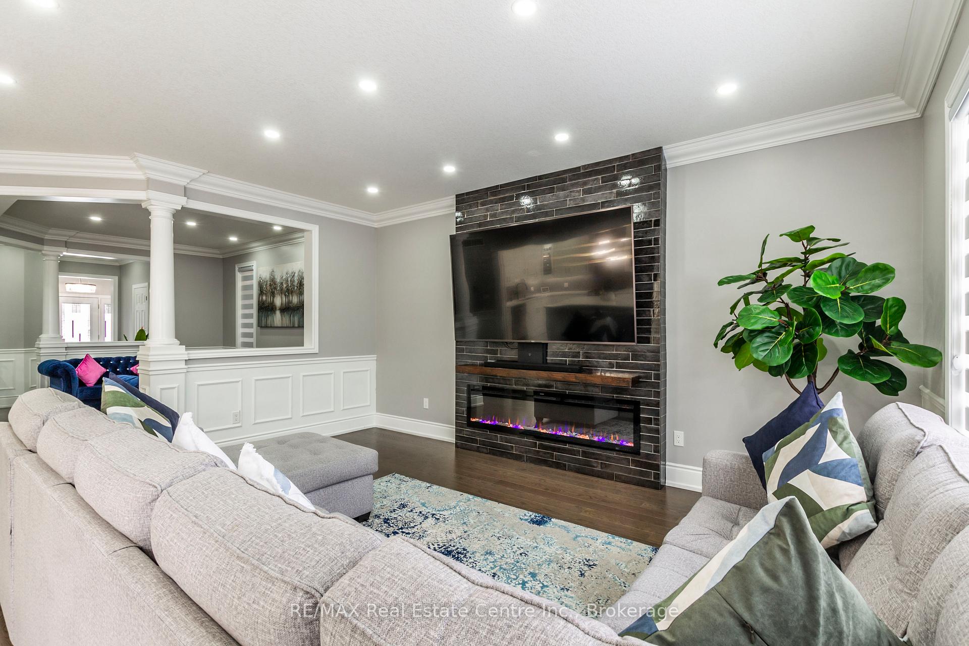Photo 11 of 616 Florencedale Crescent, Kitchener — HOMEH