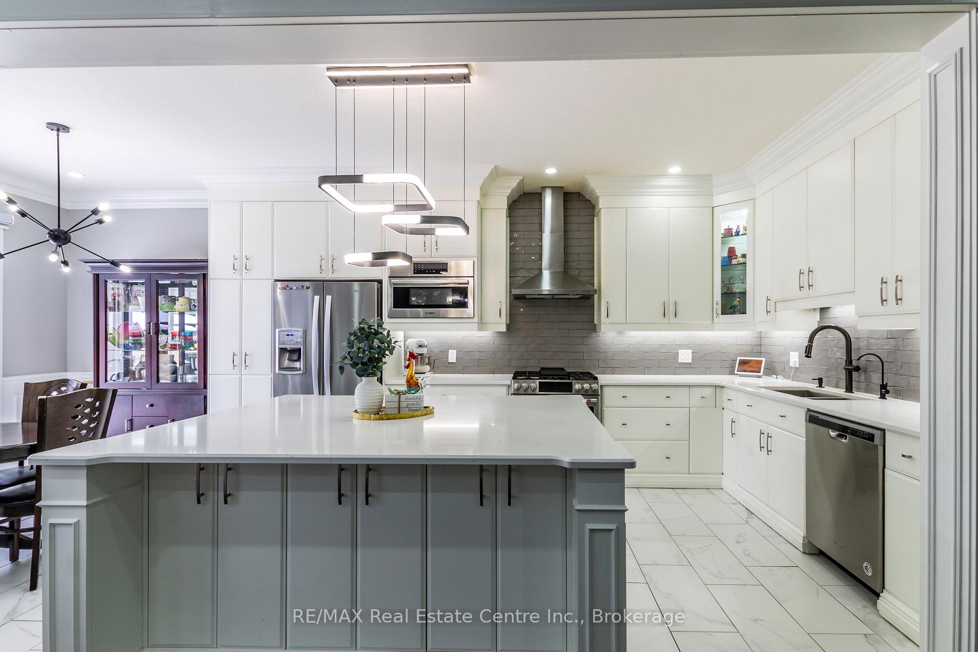Photo 12 of 616 Florencedale Crescent, Kitchener — HOMEH