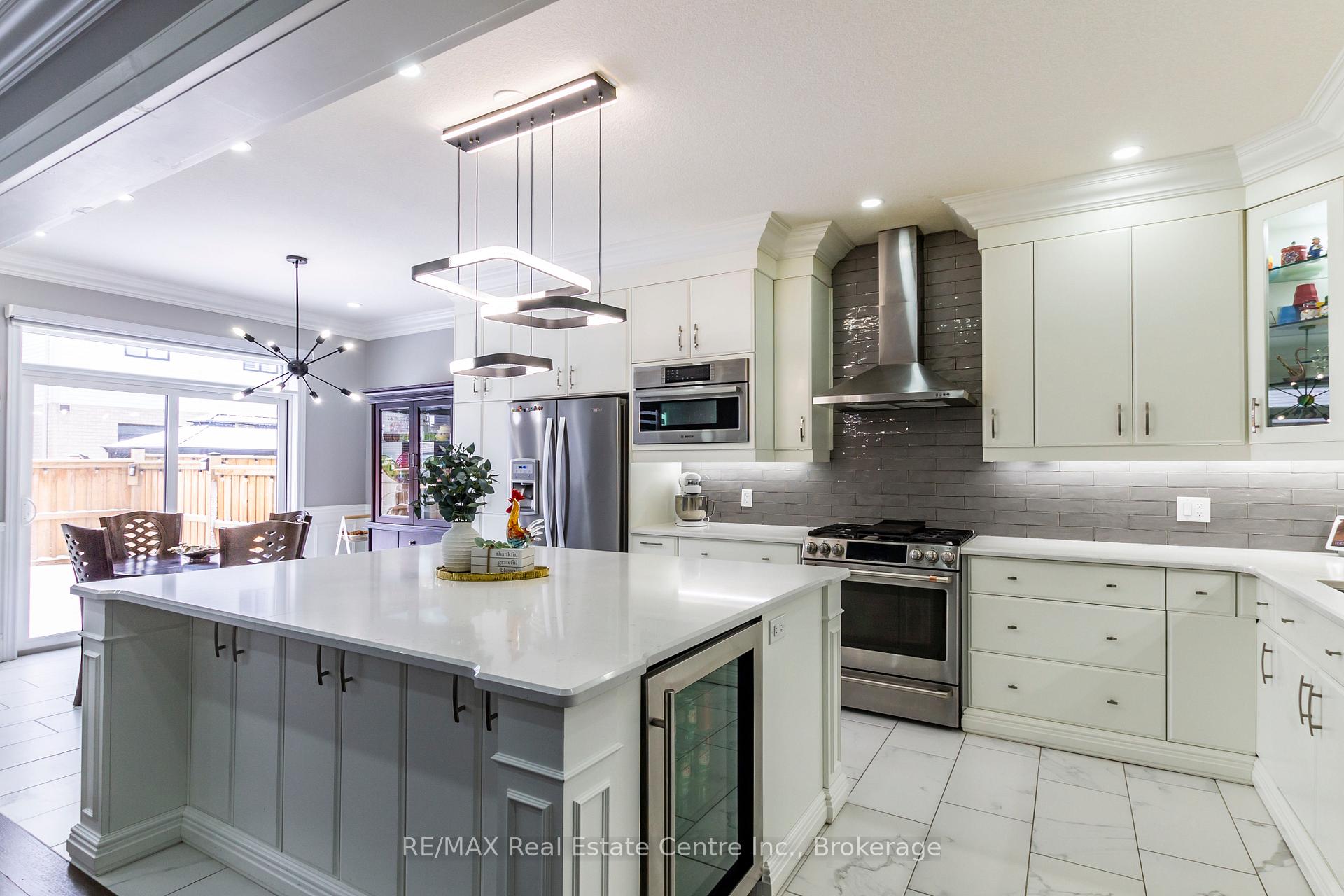 Photo 13 of 616 Florencedale Crescent, Kitchener — HOMEH