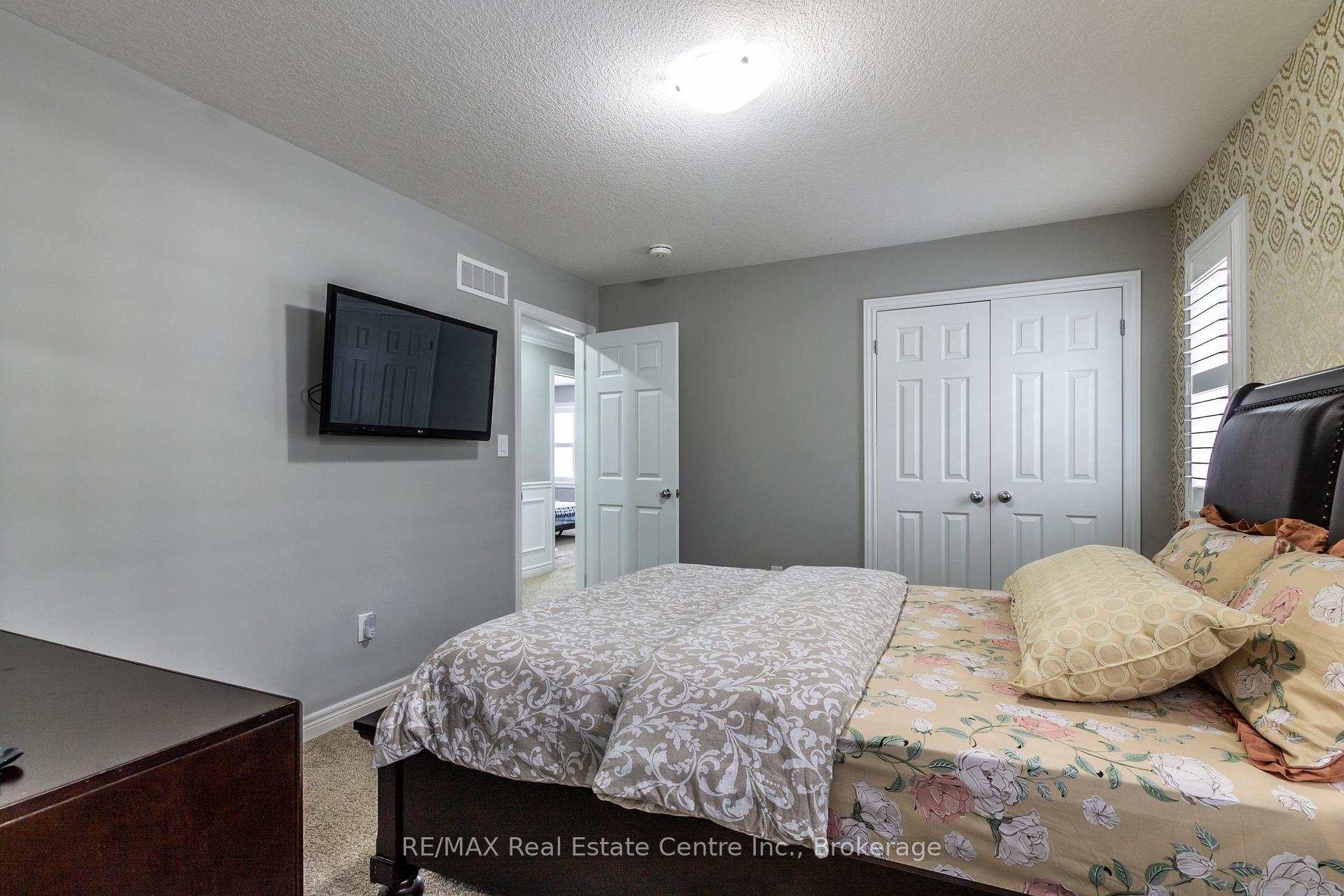 Photo 24 of 616 Florencedale Crescent, Kitchener — HOMEH