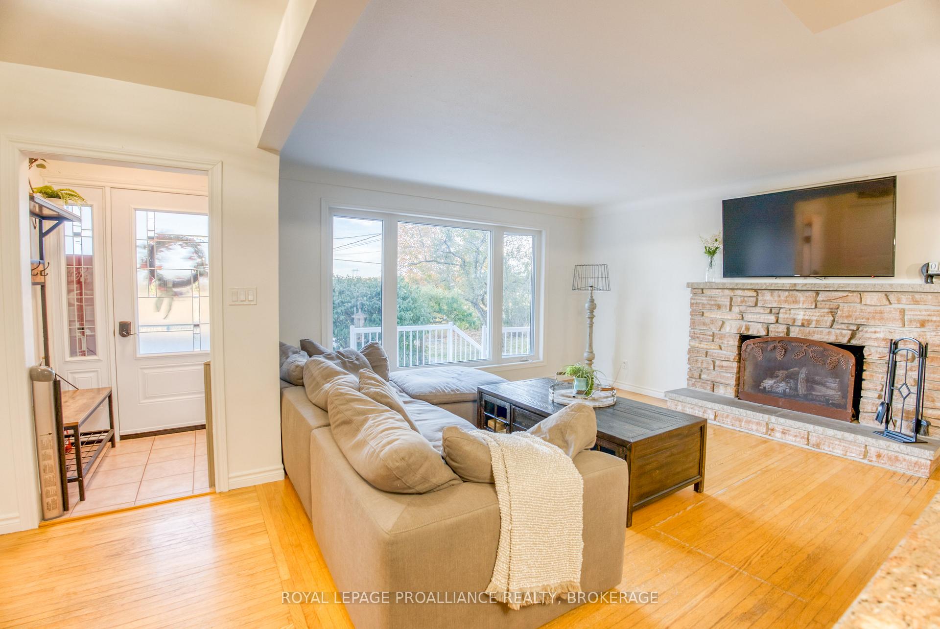 Photo 12 of 2679 Patterson Road, Kingston, City North of 401 — HOMEH