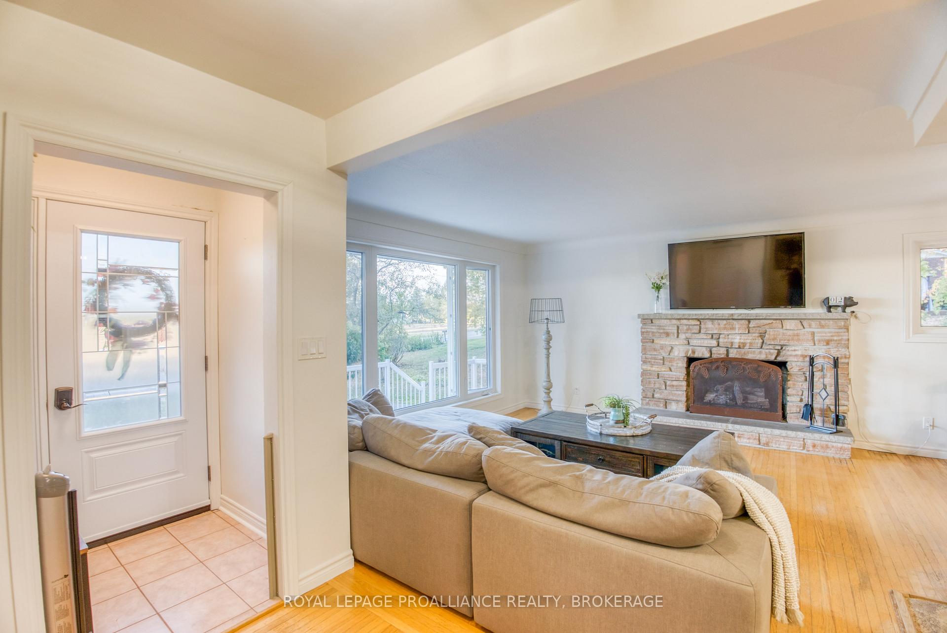 Photo 13 of 2679 Patterson Road, Kingston, City North of 401 — HOMEH