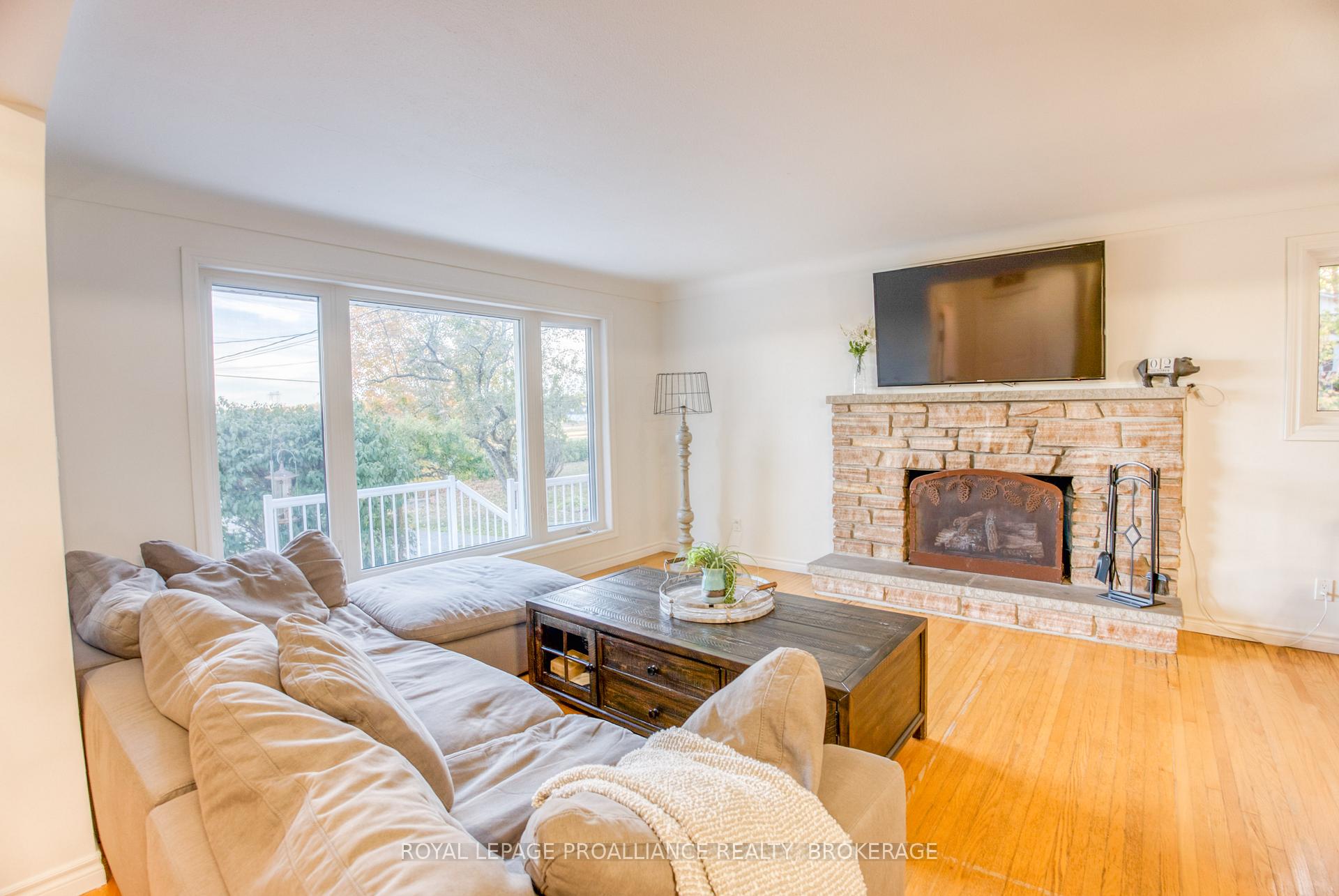 Photo 14 of 2679 Patterson Road, Kingston, City North of 401 — HOMEH