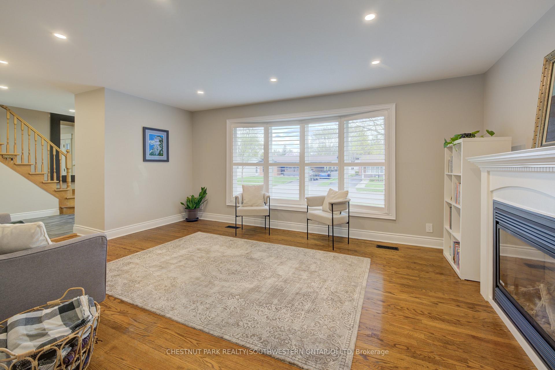 Photo 7 of 103 Montcalm Drive, Kitchener — HOMEH