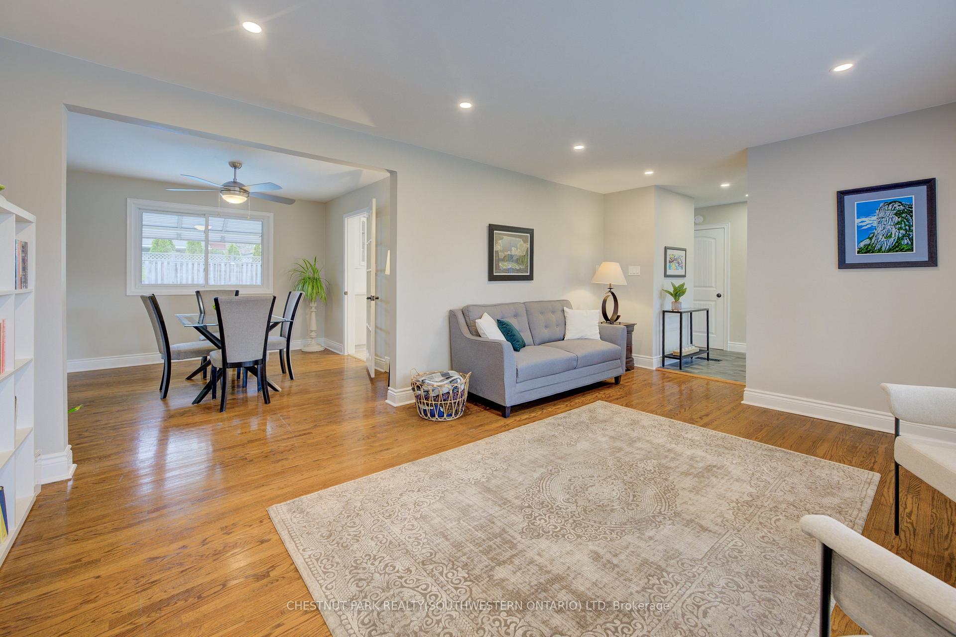 Photo 8 of 103 Montcalm Drive, Kitchener — HOMEH