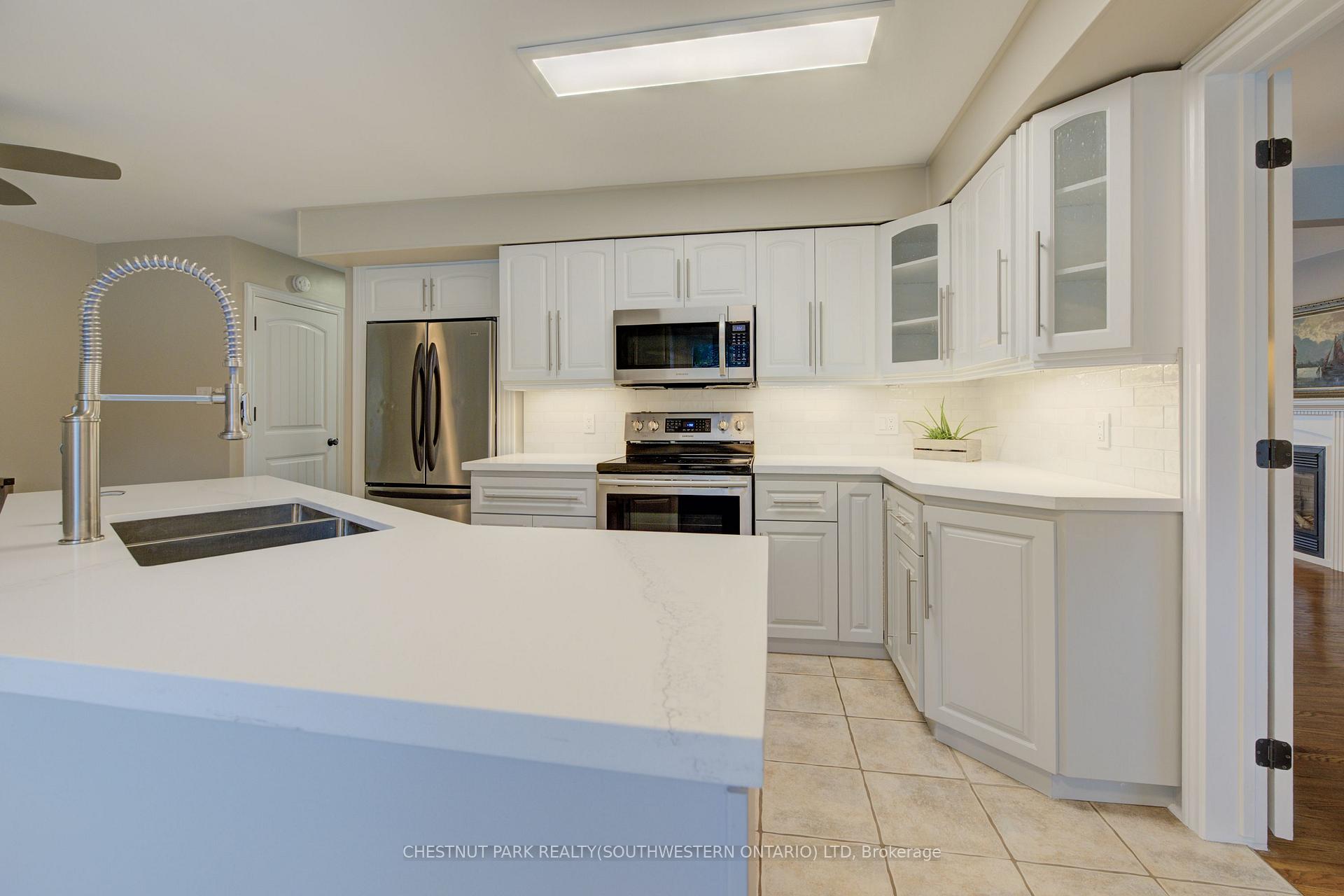 Photo 18 of 103 Montcalm Drive, Kitchener — HOMEH