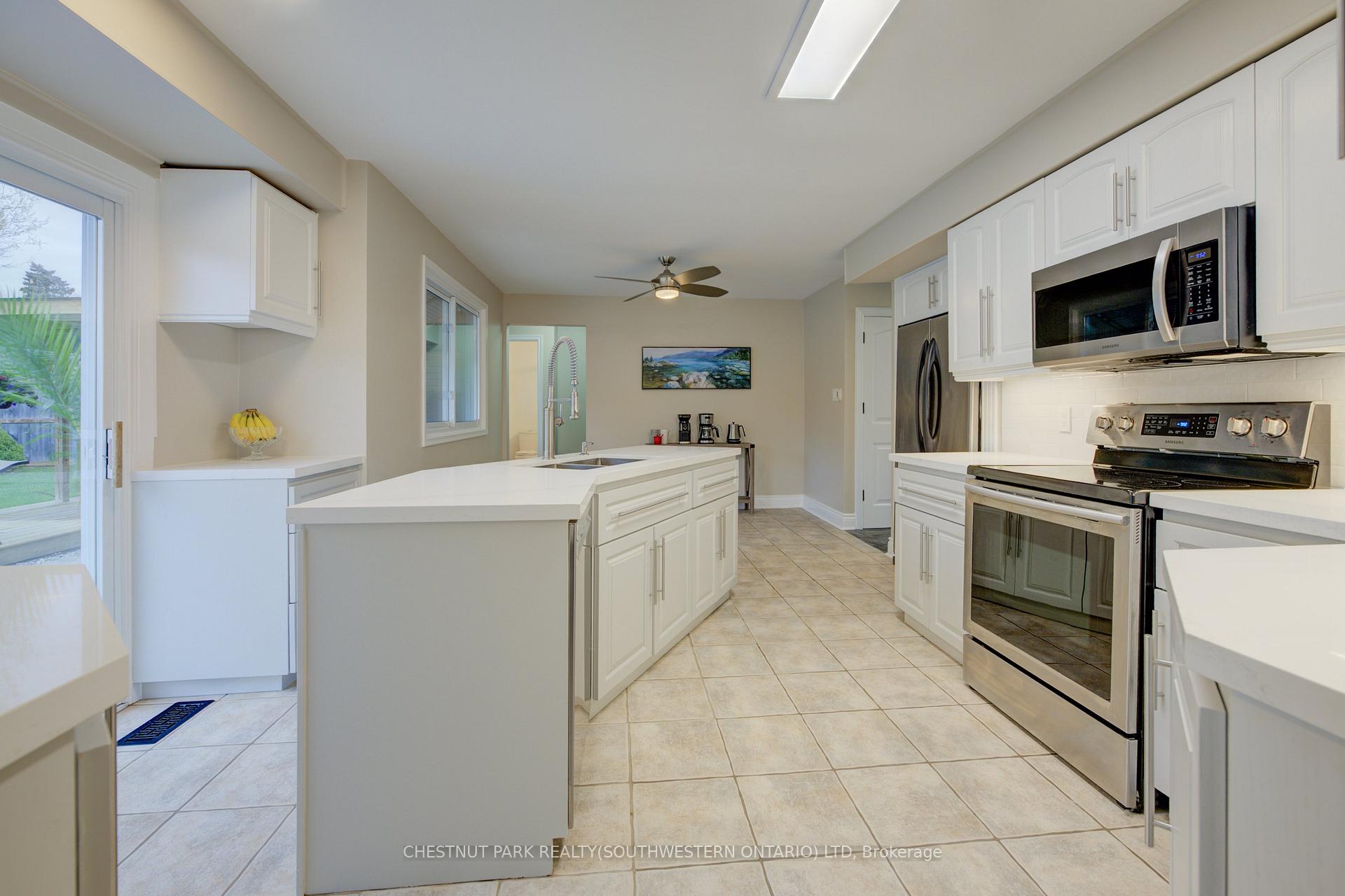 Photo 20 of 103 Montcalm Drive, Kitchener — HOMEH