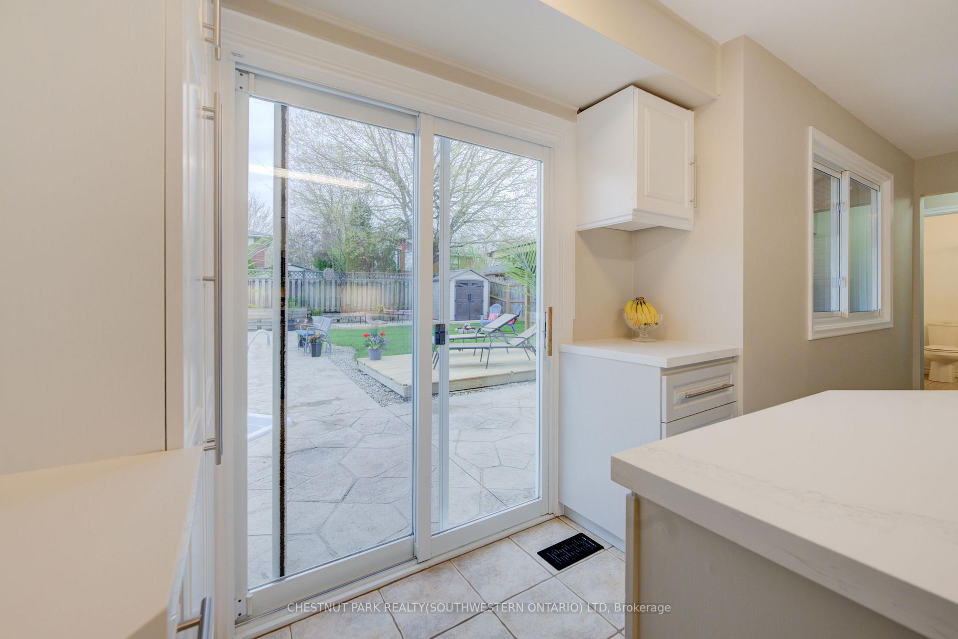 Photo 21 of 103 Montcalm Drive, Kitchener — HOMEH