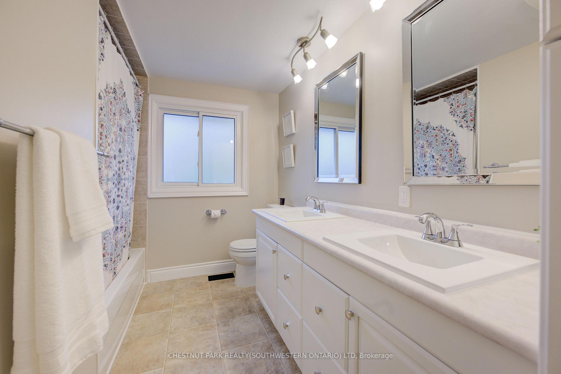 Photo 31 of 103 Montcalm Drive, Kitchener — HOMEH