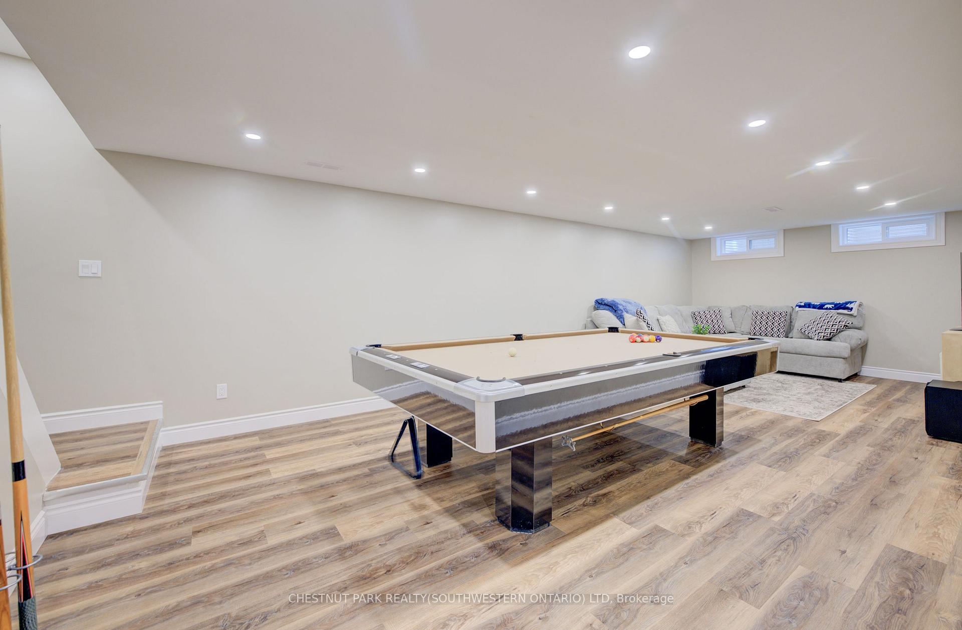Photo 32 of 103 Montcalm Drive, Kitchener — HOMEH