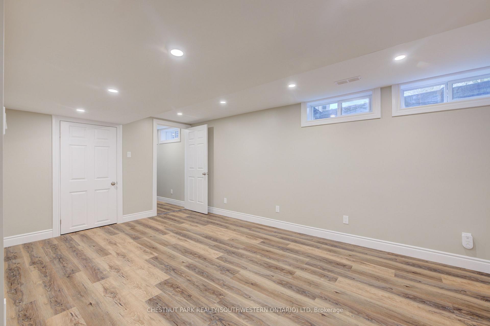 Photo 36 of 103 Montcalm Drive, Kitchener — HOMEH