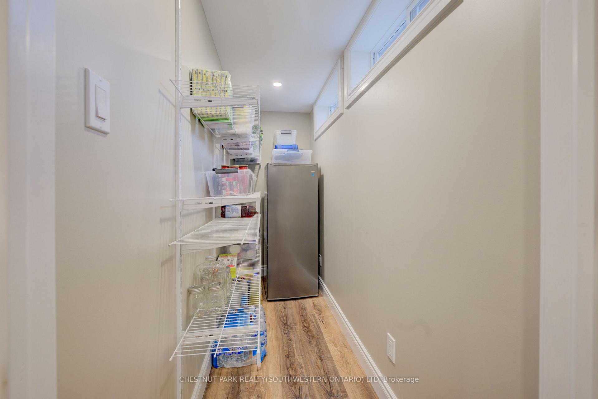 Photo 37 of 103 Montcalm Drive, Kitchener — HOMEH