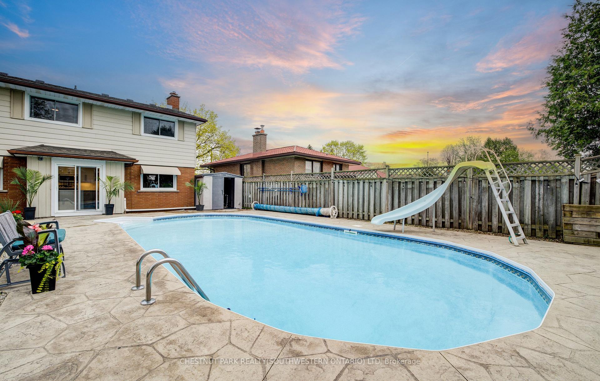 Photo 42 of 103 Montcalm Drive, Kitchener — HOMEH