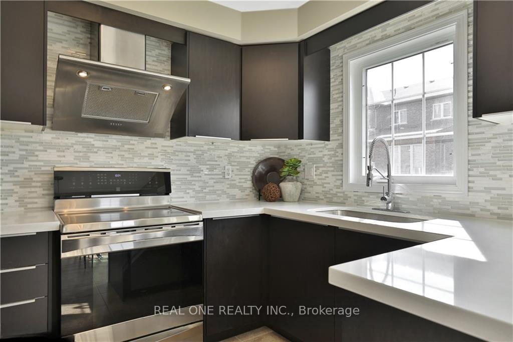 Photo 5 of 70 Mcknight Avenue, Hamilton, Waterdown — HOMEH