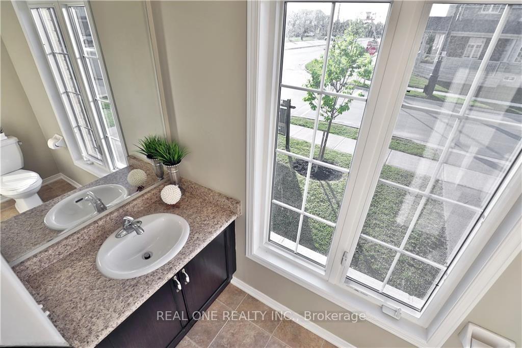Photo 11 of 70 Mcknight Avenue, Hamilton, Waterdown — HOMEH