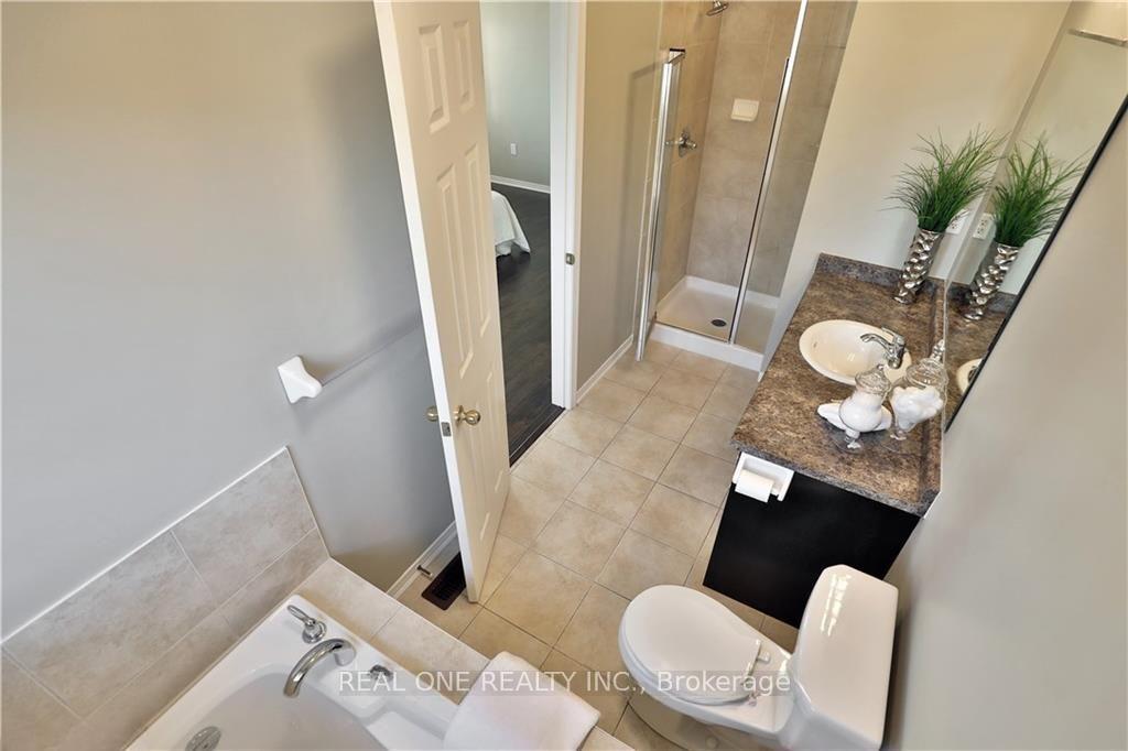 Photo 18 of 70 Mcknight Avenue, Hamilton, Waterdown — HOMEH