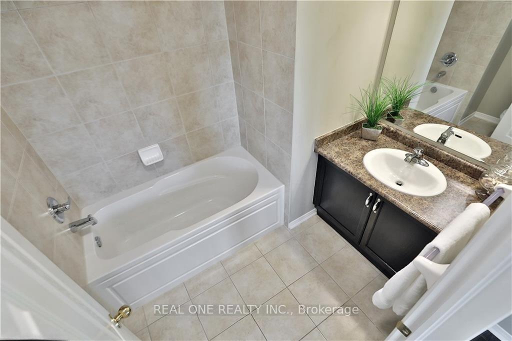 Photo 22 of 70 Mcknight Avenue, Hamilton, Waterdown — HOMEH