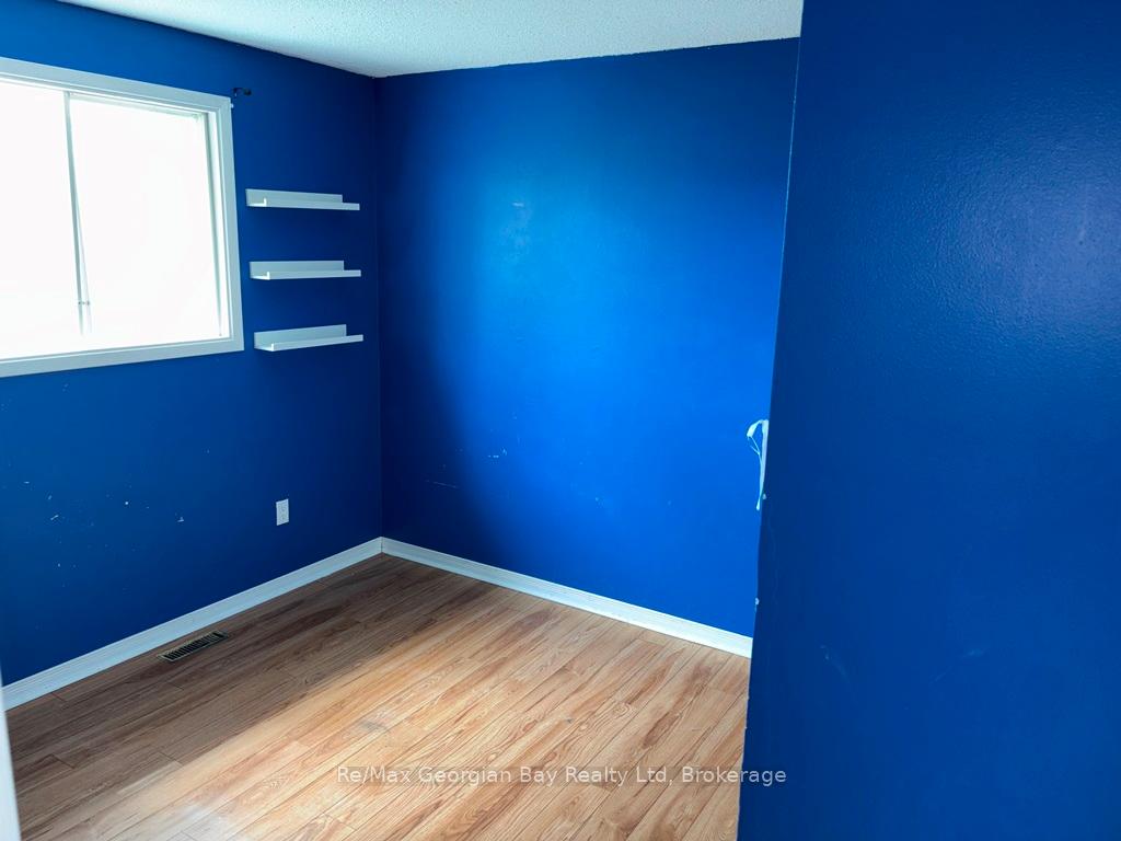 Photo 7 of 269 Chaingate Drive, Midland — HOMEH