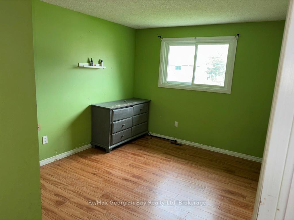 Photo 8 of 269 Chaingate Drive, Midland — HOMEH