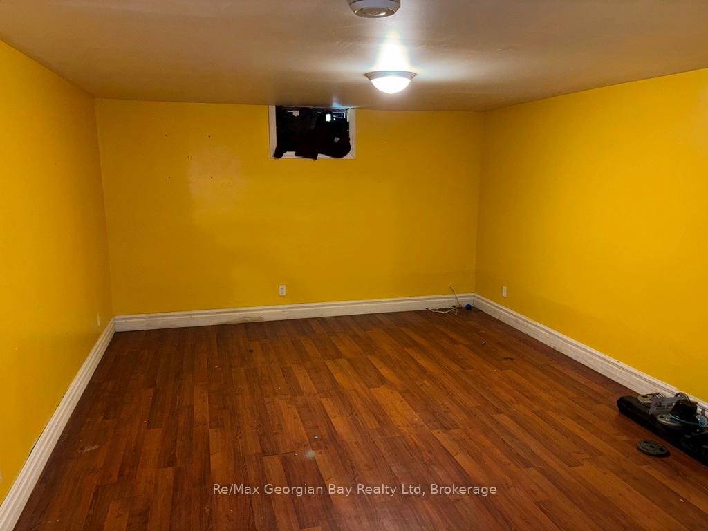 Photo 11 of 269 Chaingate Drive, Midland — HOMEH