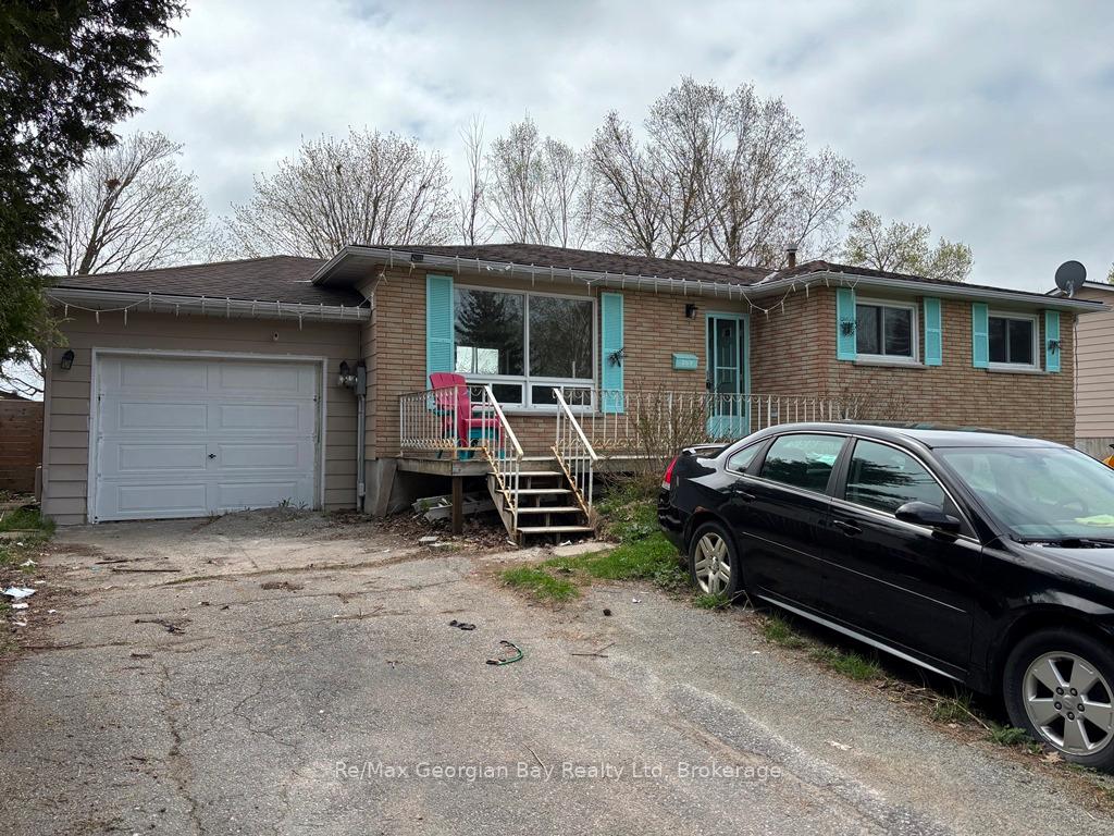Photo 16 of 269 Chaingate Drive, Midland — HOMEH