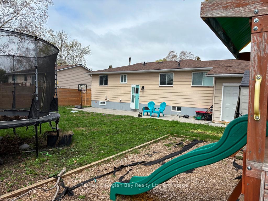 Photo 18 of 269 Chaingate Drive, Midland — HOMEH