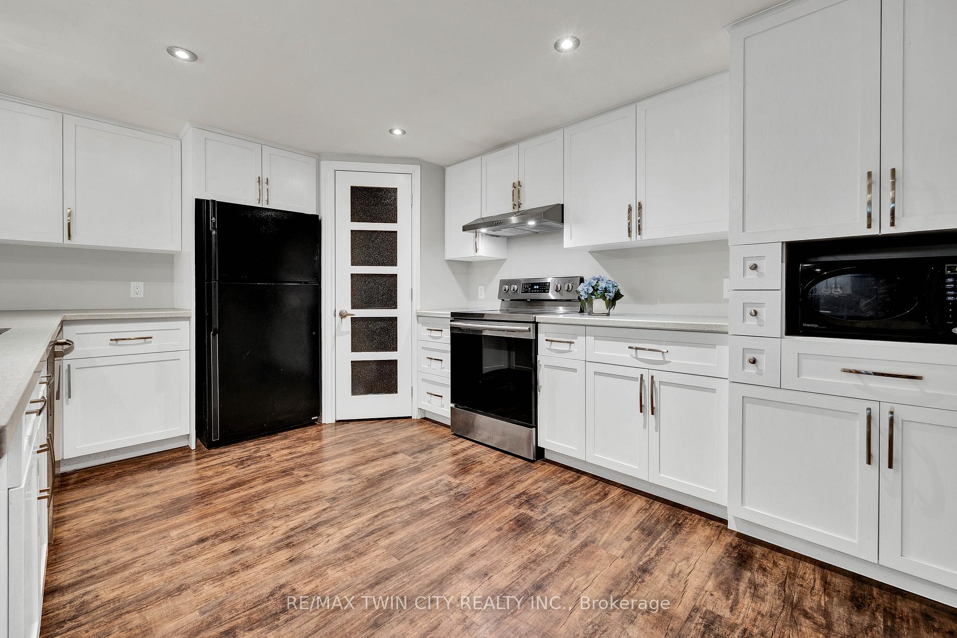 Photo 35 of 223 Claremont Avenue, Kitchener — HOMEH