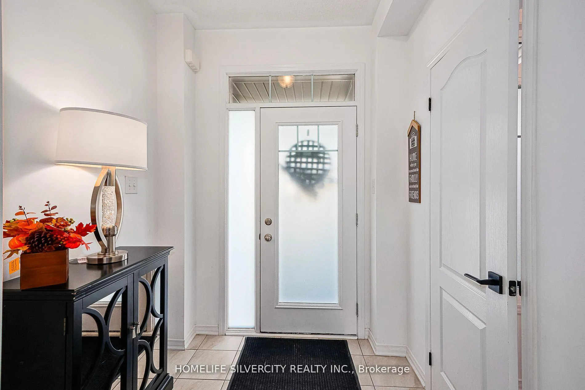 Photo 2 of 5 kirby Avenue, Collingwood — HOMEH