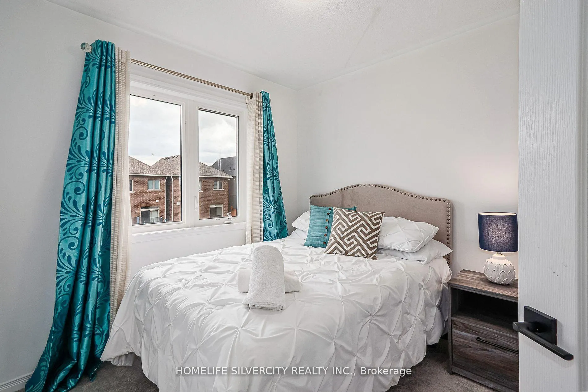 Photo 9 of 5 kirby Avenue, Collingwood — HOMEH