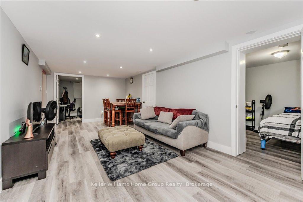 Photo 25 of 66 Traynor Avenue, Kitchener — HOMEH