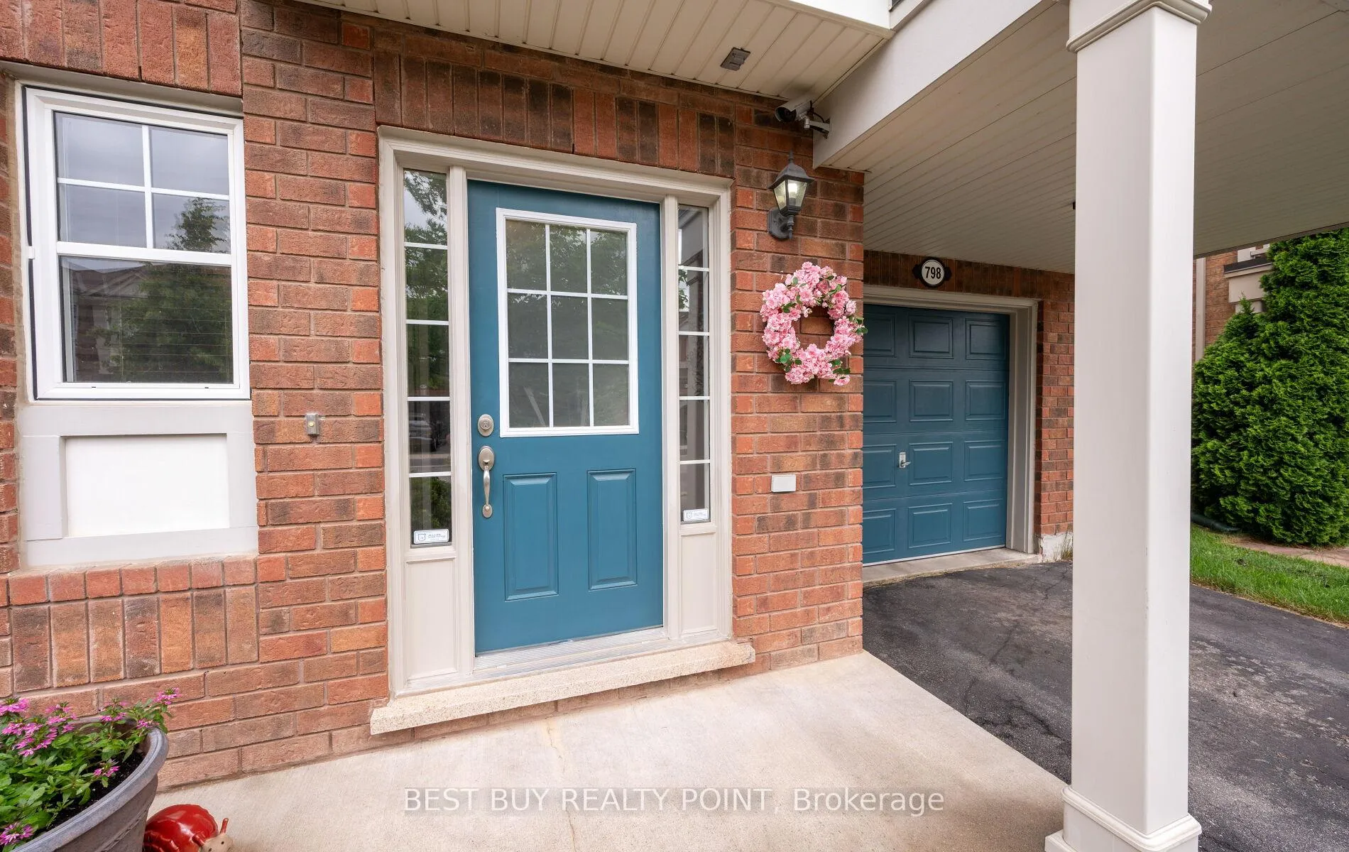 Photo 6 of 798 Shortreed Crescent, Milton, Coates — HOMEH