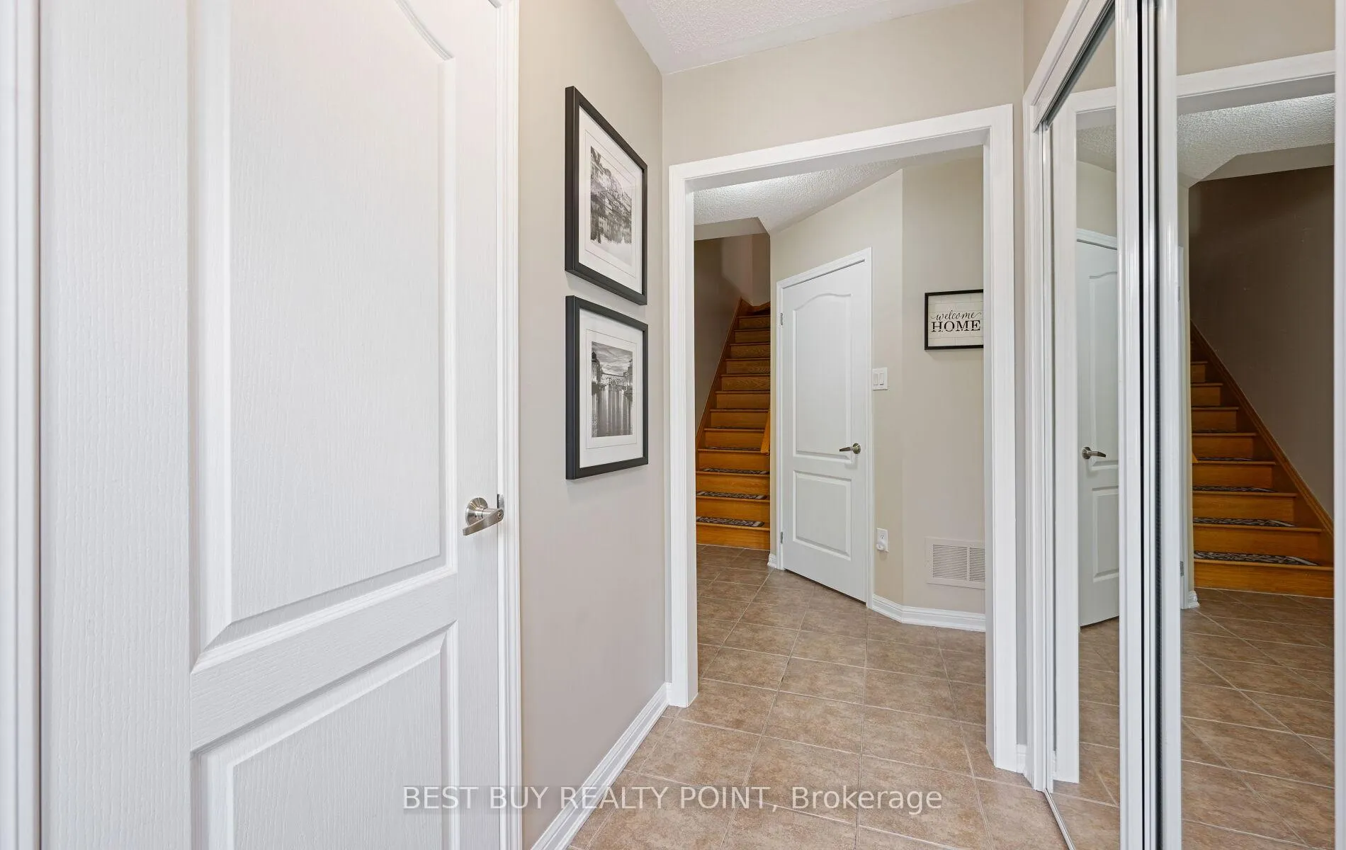 Photo 10 of 798 Shortreed Crescent, Milton, Coates — HOMEH