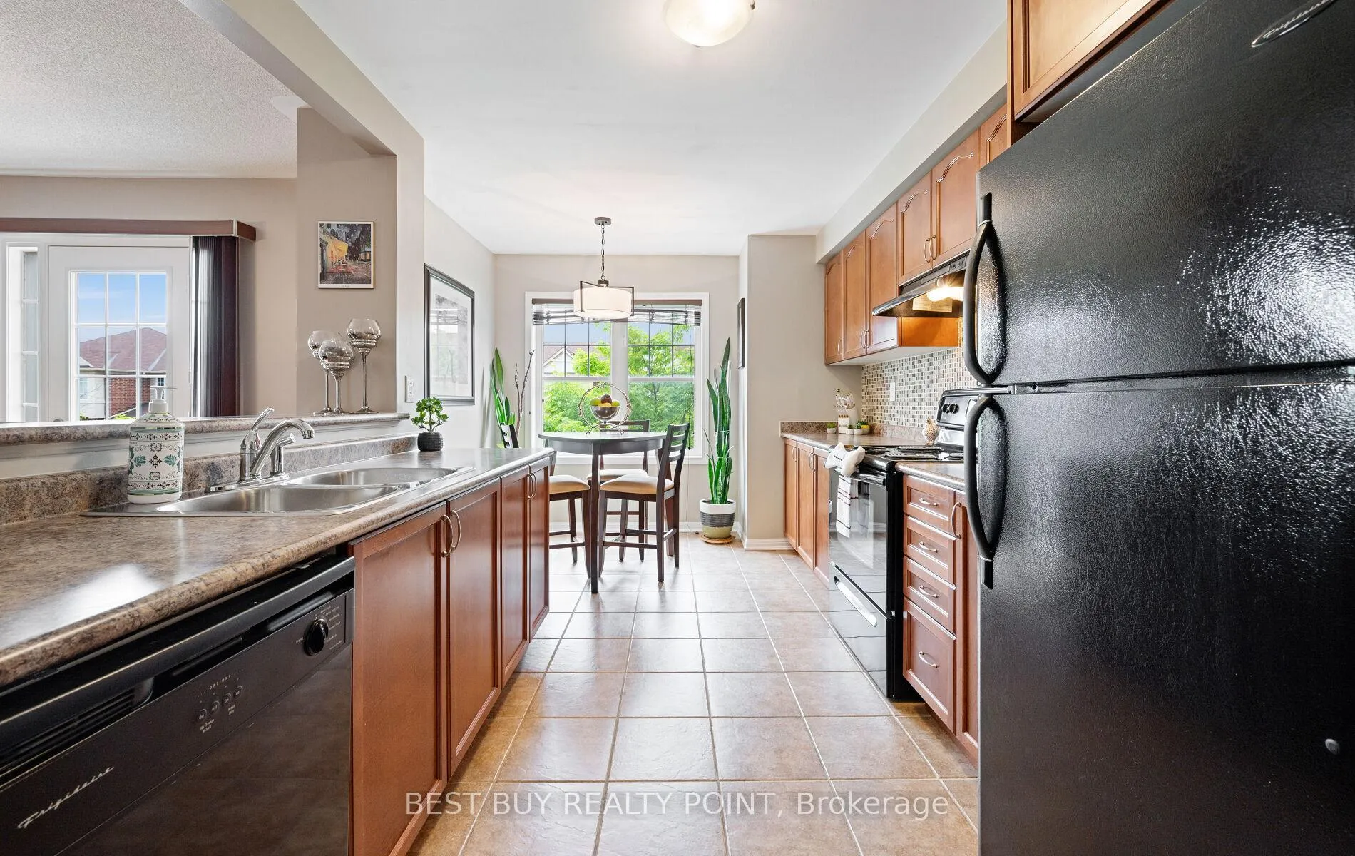 Photo 24 of 798 Shortreed Crescent, Milton, Coates — HOMEH