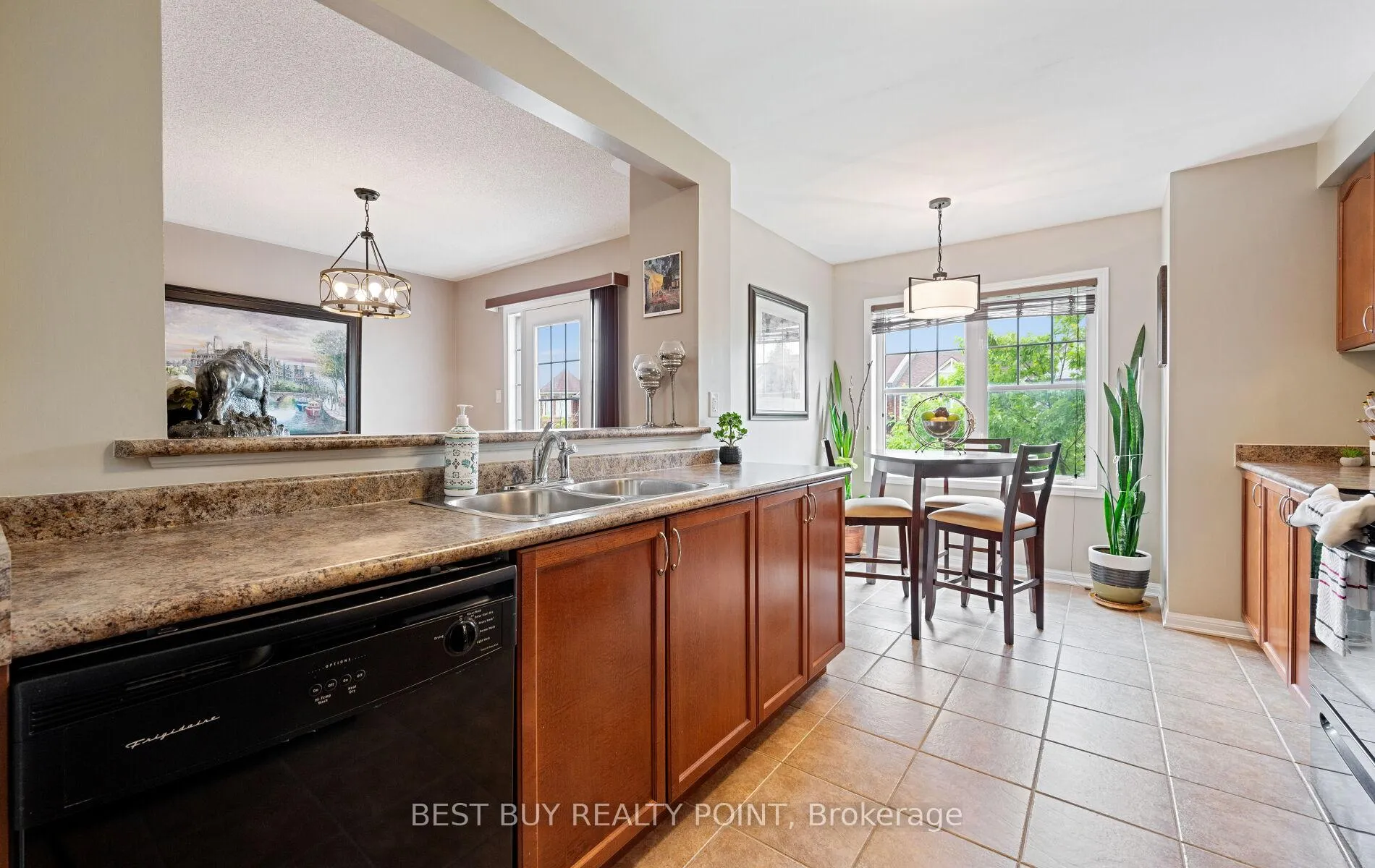 Photo 26 of 798 Shortreed Crescent, Milton, Coates — HOMEH