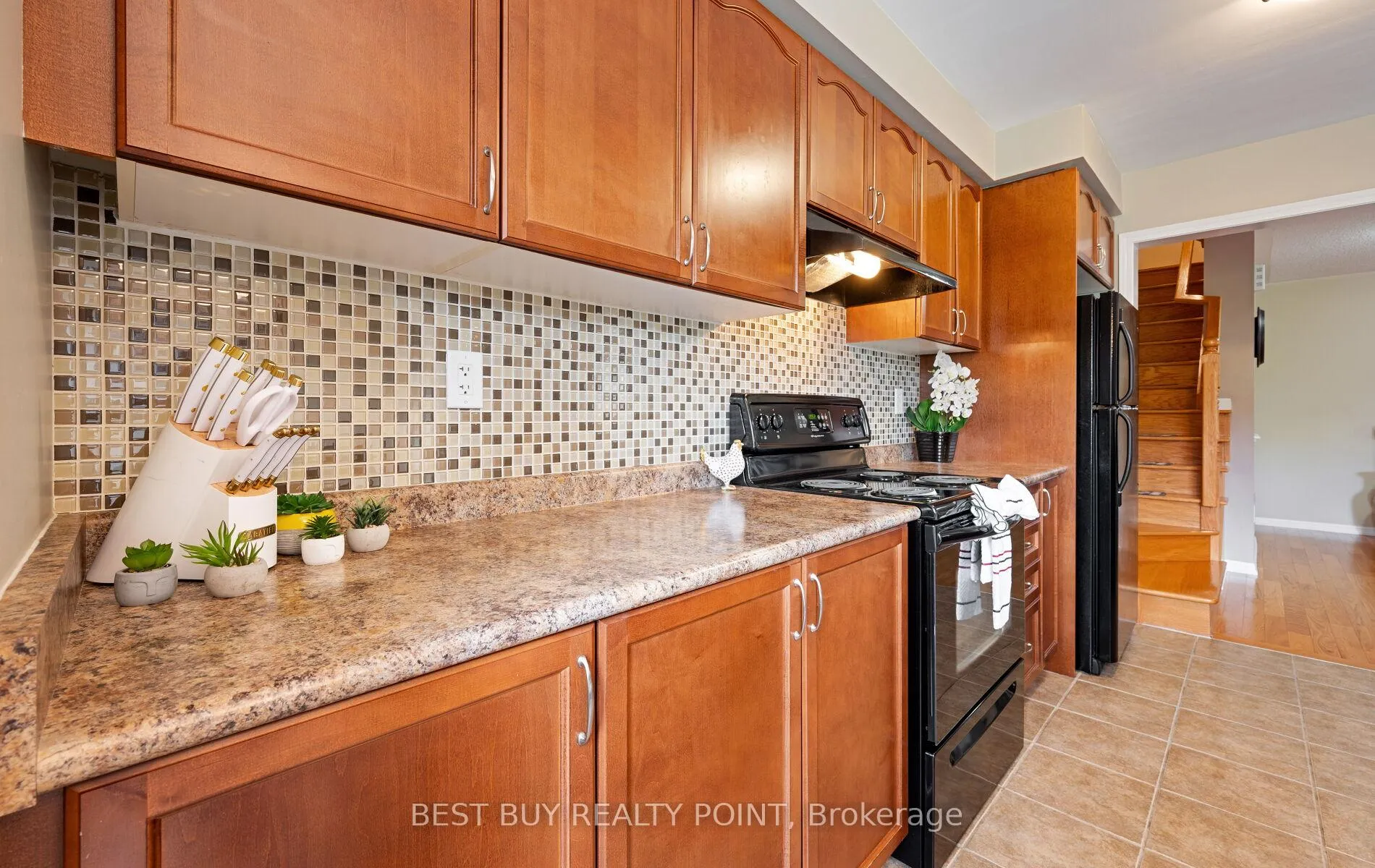 Photo 28 of 798 Shortreed Crescent, Milton, Coates — HOMEH