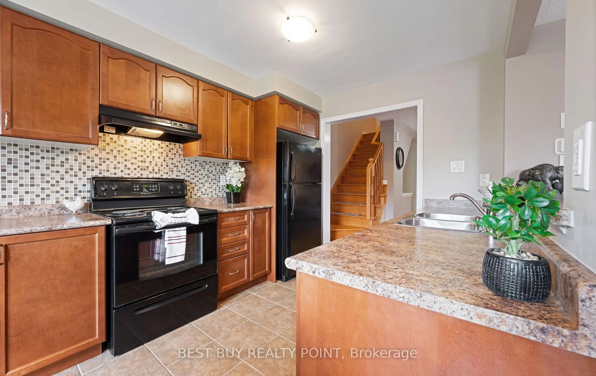 Photo 29 of 798 Shortreed Crescent, Milton, Coates — HOMEH