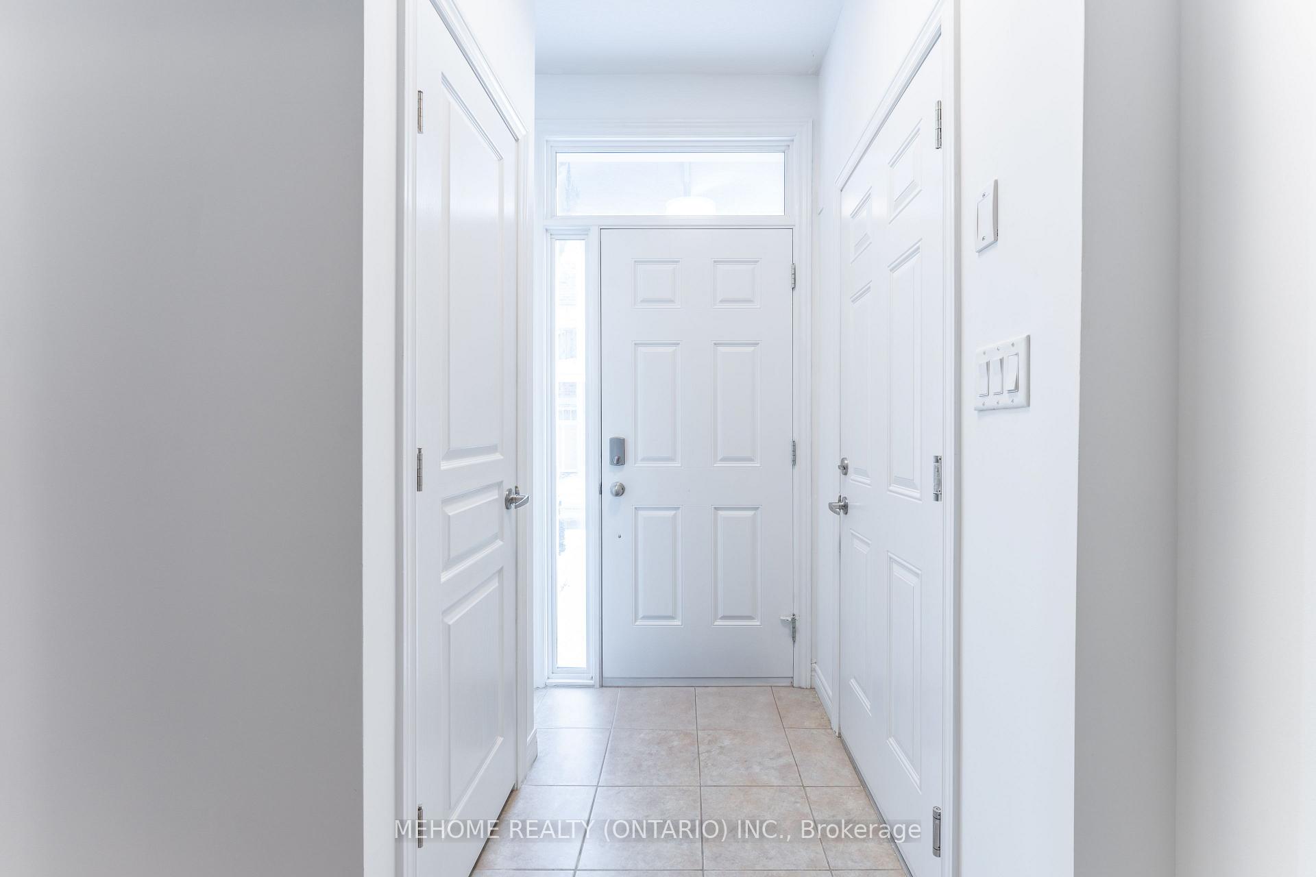 Photo 5 of 3 Hyde Park Mews, Kitchener — HOMEH