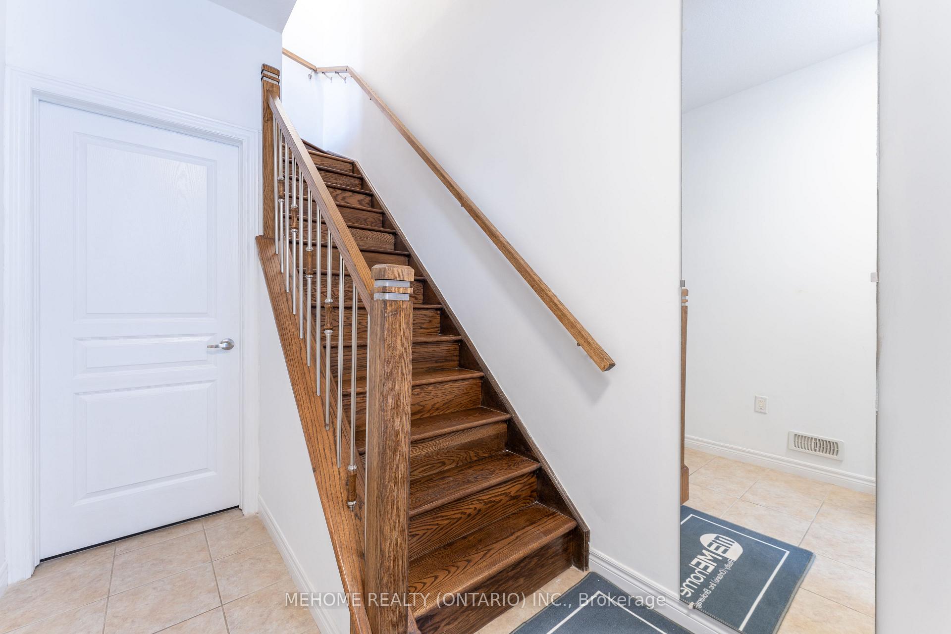 Photo 6 of 3 Hyde Park Mews, Kitchener — HOMEH