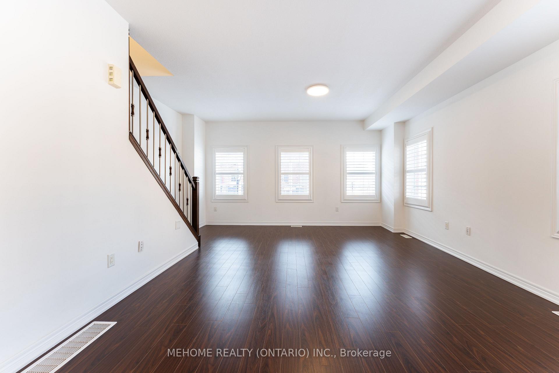 Photo 7 of 3 Hyde Park Mews, Kitchener — HOMEH