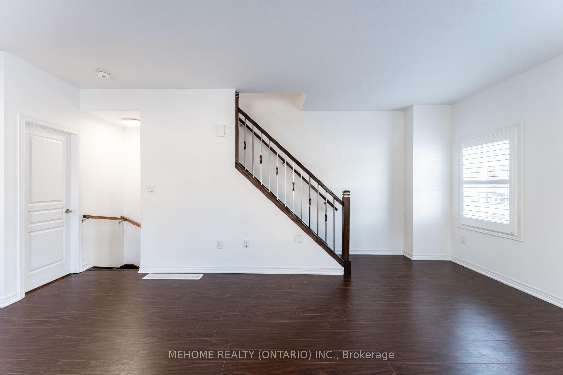 Photo 9 of 3 Hyde Park Mews, Kitchener — HOMEH