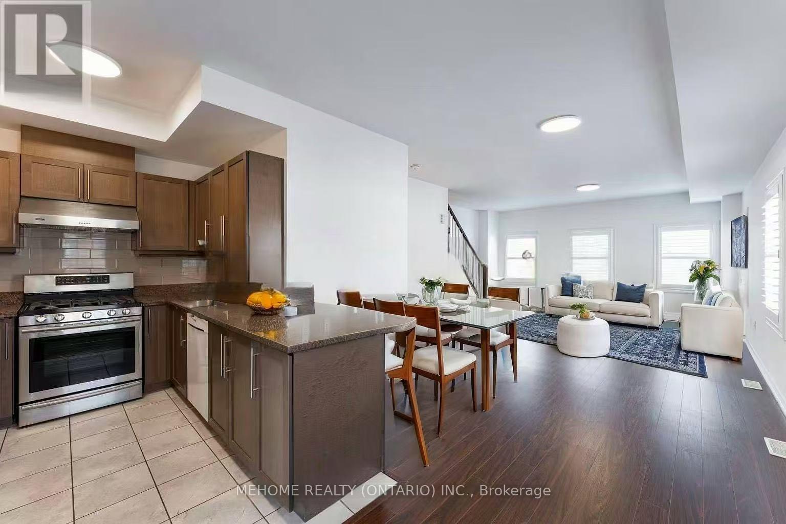 Photo 17 of 3 Hyde Park Mews, Kitchener — HOMEH