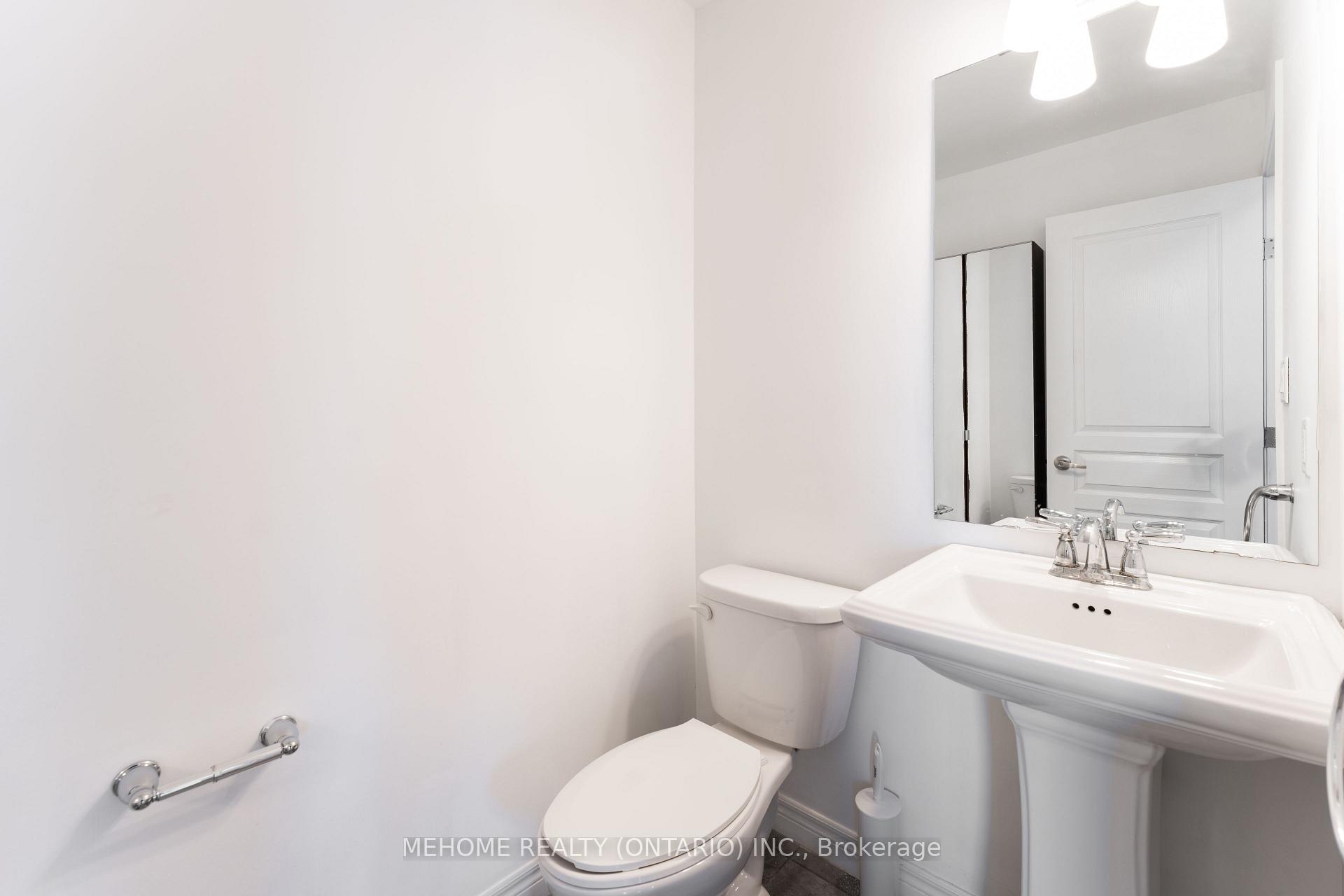 Photo 19 of 3 Hyde Park Mews, Kitchener — HOMEH