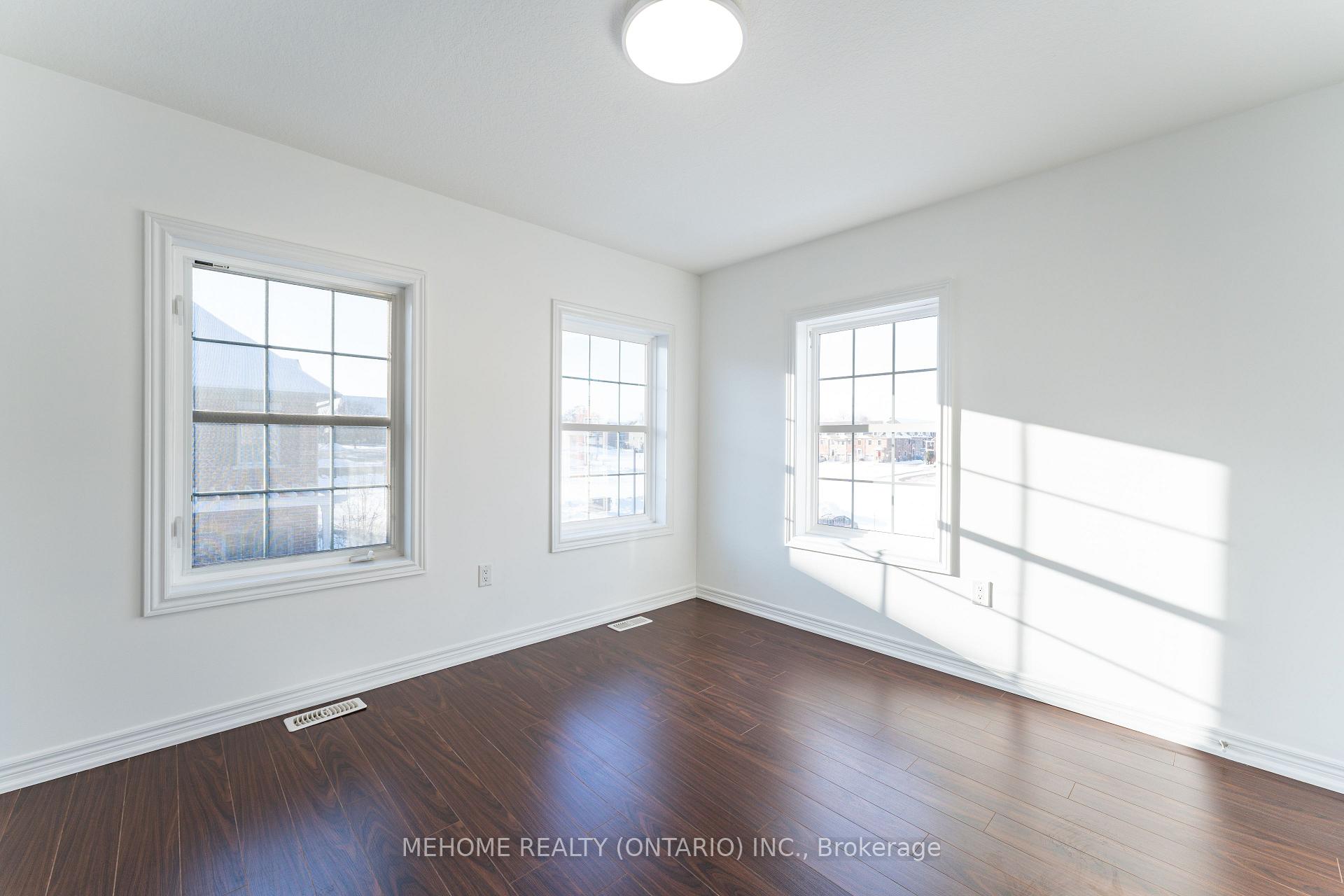 Photo 20 of 3 Hyde Park Mews, Kitchener — HOMEH