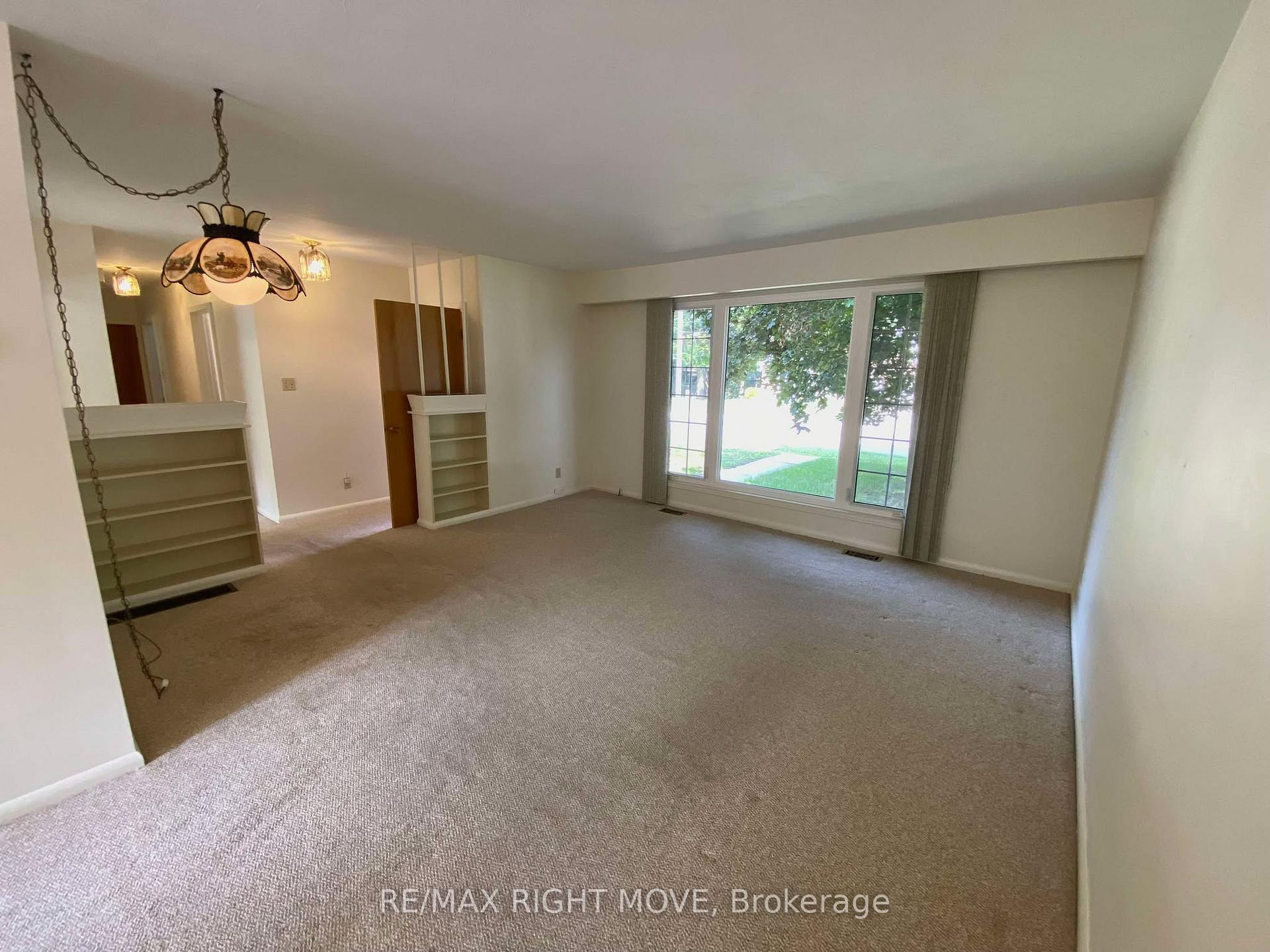Photo 7 of 803 Hugel Avenue, Midland — HOMEH