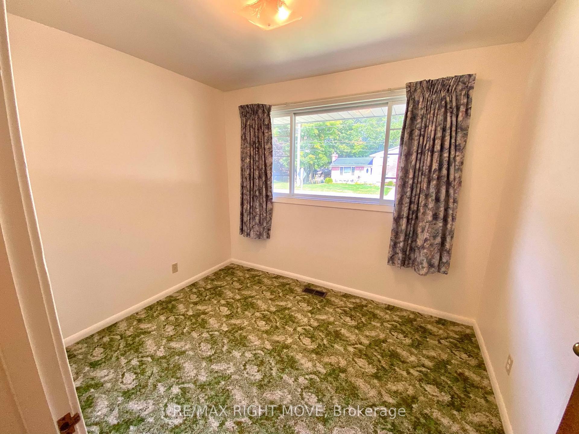 Photo 13 of 803 Hugel Avenue, Midland — HOMEH