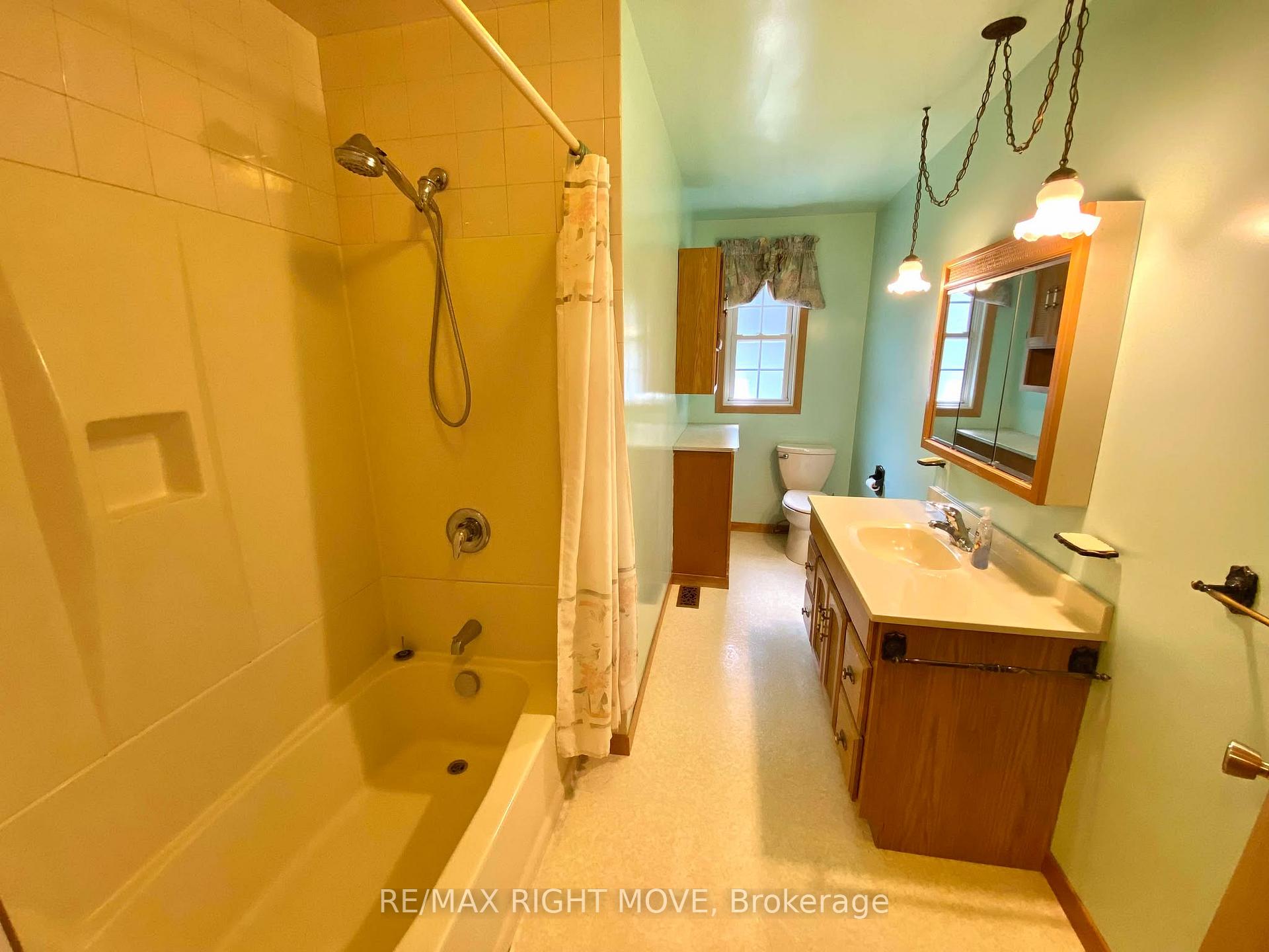 Photo 15 of 803 Hugel Avenue, Midland — HOMEH