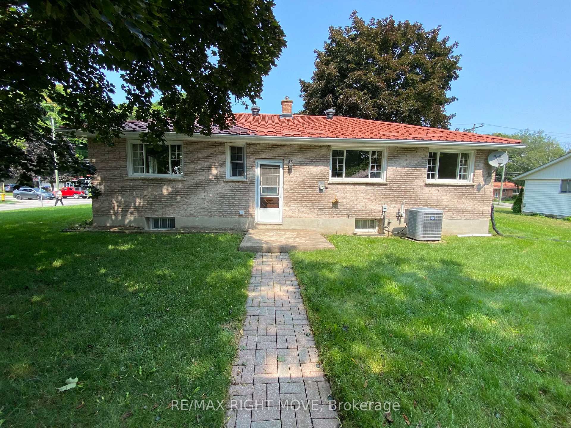 Photo 20 of 803 Hugel Avenue, Midland — HOMEH