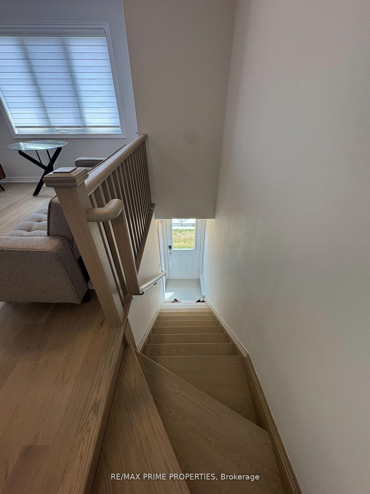 Photo 7 of Unit Coach House, 8 Waterleaf Road, Markham, Cornell — HOMEH