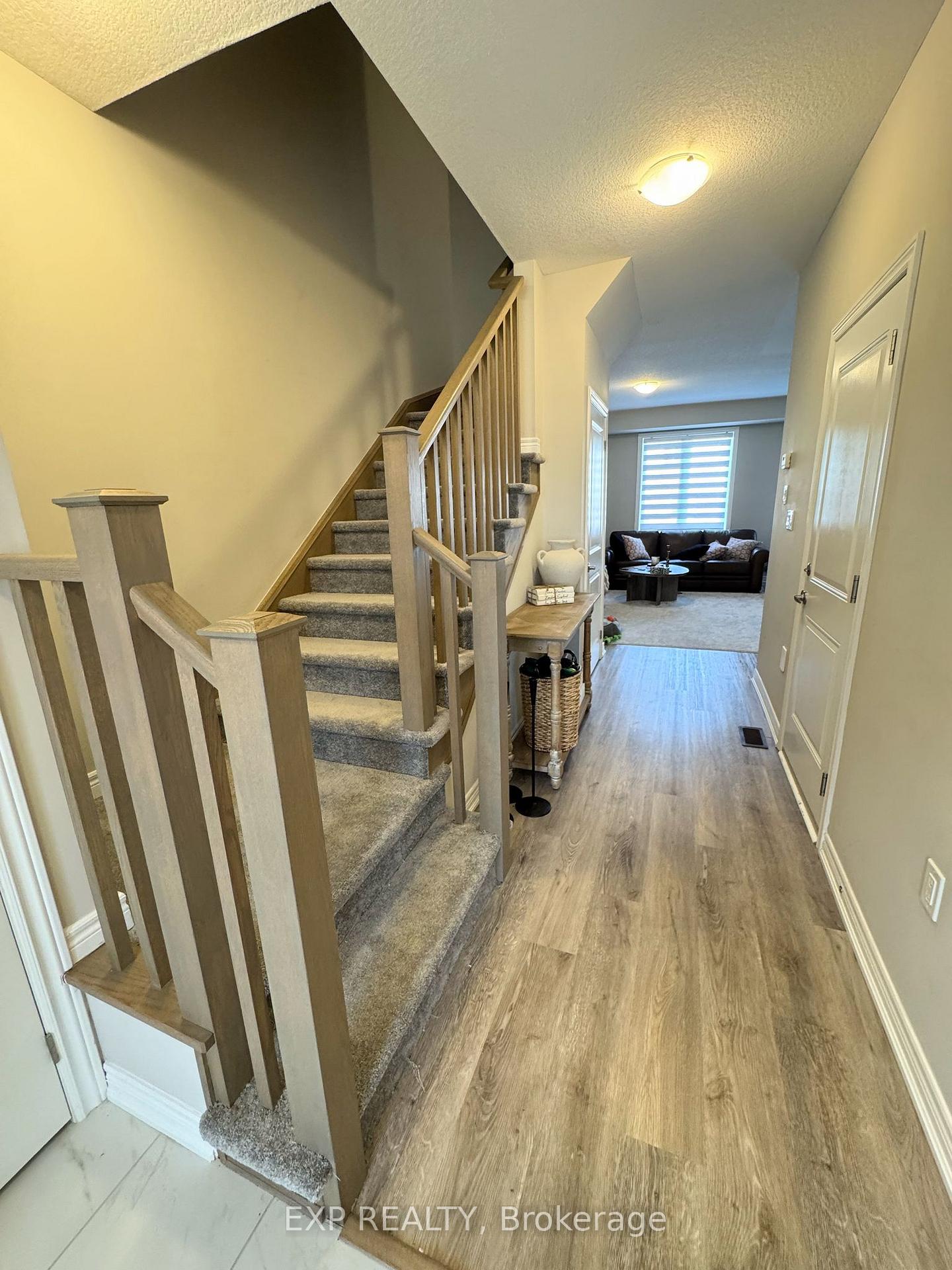 Photo 2 of 32 Linden Park Lane, Hamilton, Hill Park — HOMEH