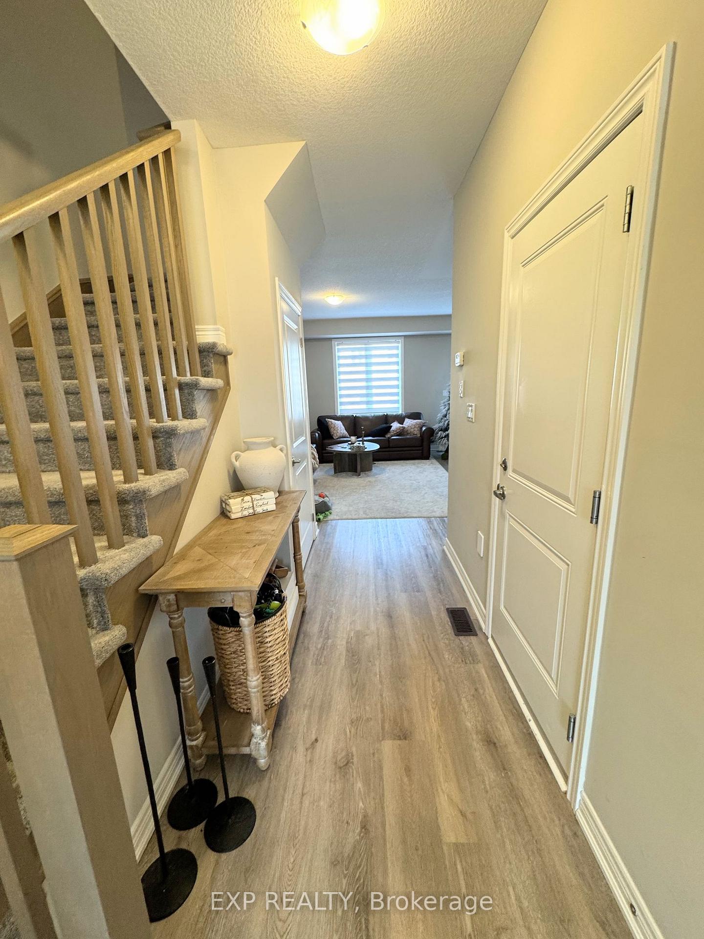 Photo 3 of 32 Linden Park Lane, Hamilton, Hill Park — HOMEH